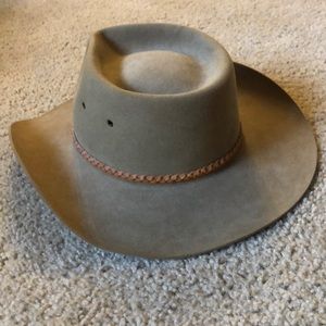 Akubra hat